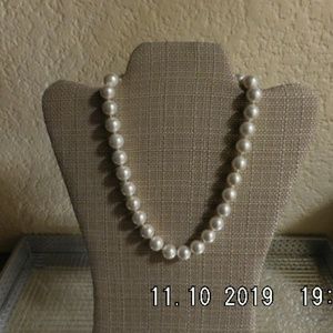 White Pearl Necklace and Bracelet set